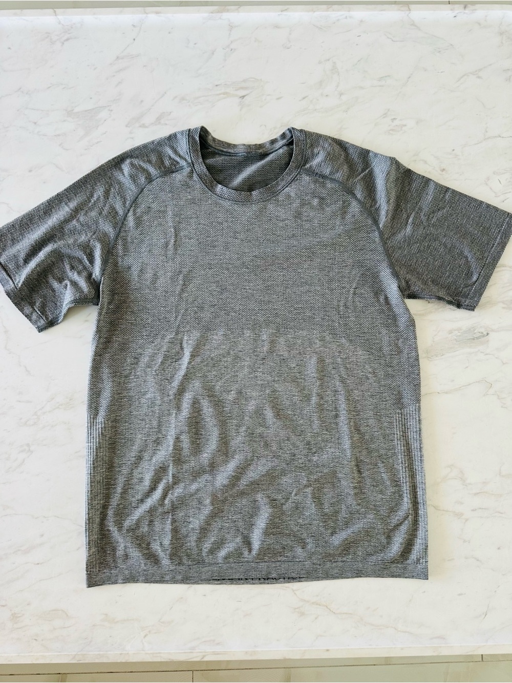 Lululemon Grey Metal Vent Tech Short-Sleeve Shirt Men’s Size Large